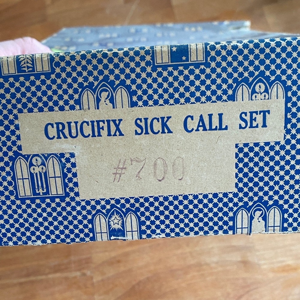Vintage Wooden Crucifix Sick Call Kit with Gold Accents - Picture 12 of 16
